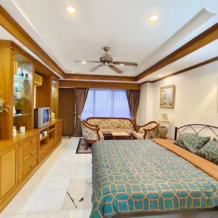 250 Metre Stroll To Walking Street - Yensabai Condotel Pattaya Exterior photo