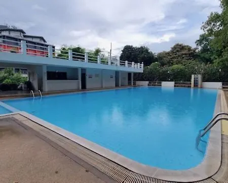 250 Metre Stroll To Walking Street - Yensabai Condotel Pattaya Exterior photo